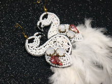 Beaded bird earring - White peacock