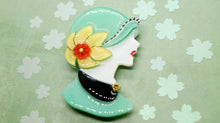 Vera Chan - Lady Portrait Brooch (Green)