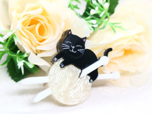 Wintersheart - Knitting Brooch